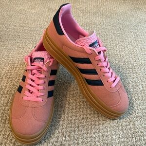 pink blue bold GAZELLE Adidas men’s 8.5 women’s 10 platform